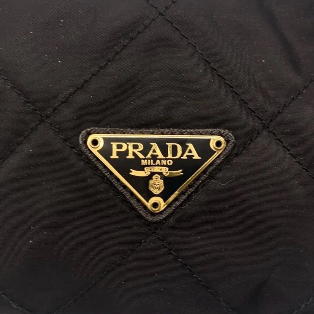 Prada⭐️⭐️Black Quilted Shoulder Bag with Gold Chain. No damages. - Picture 3 of 14